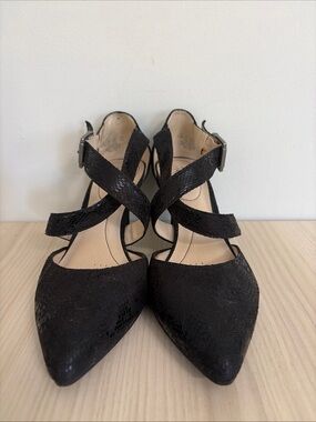 Life stride Black Pointed-Toe Crisscross Ankle Heels size 8.5